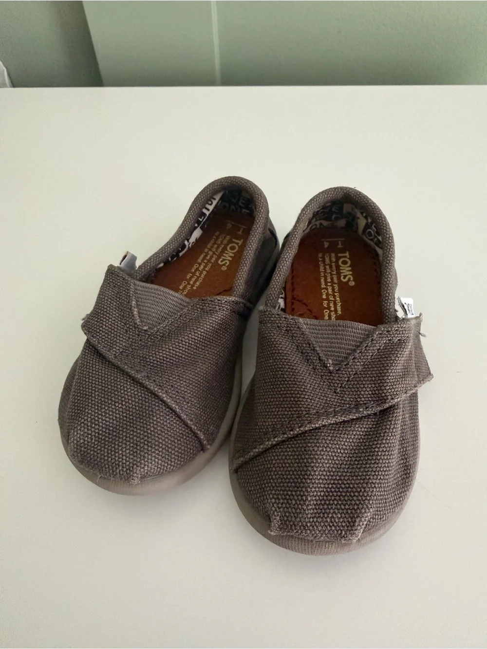 TOMS Alpargatas Ash (gray-brown) Canvas Slip-On Casual Shoes Unisex Kids US 4